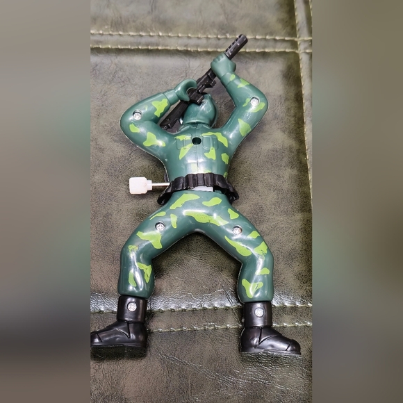 SCHYLLING ,NORTH ANDOVER MA. WIND UP MOVABLE, CRAWLING ARMY MAN WITH GRENADE. - Picture 6 of 8